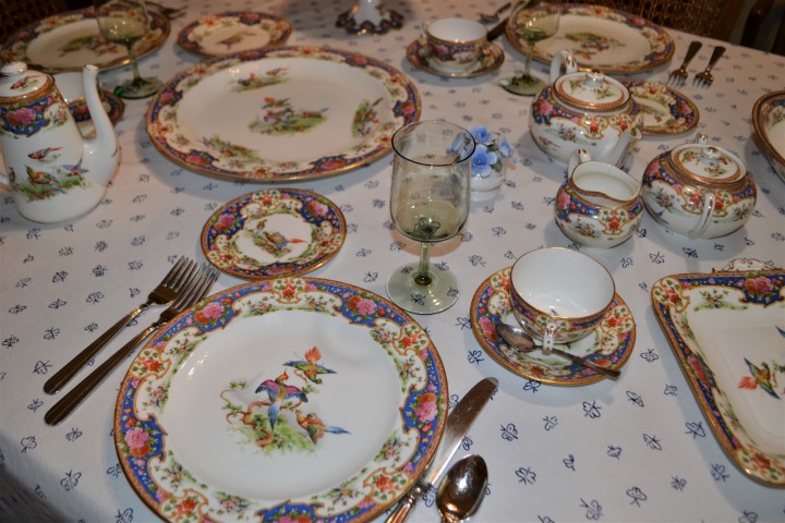 Old Sevres table display, 2021 (8)